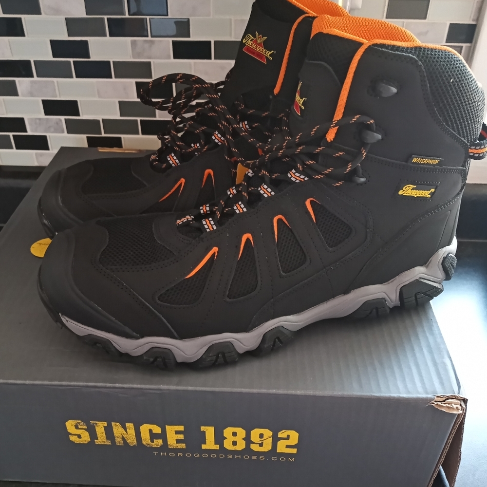 Thorogood Men's work boots/ shoe/ hiker sz 13 new